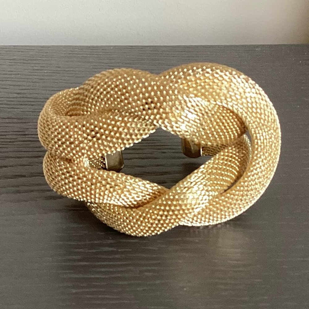Elegant Gold Mesh Knot Bracelet
